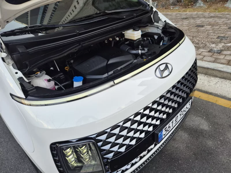 Hyundai Staria