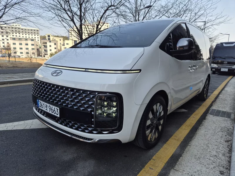 Hyundai Staria