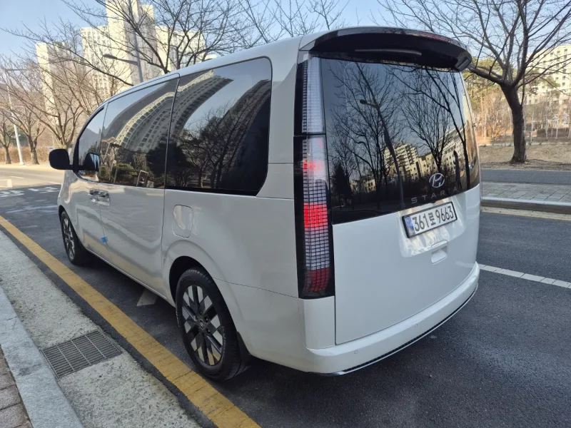 Hyundai Staria