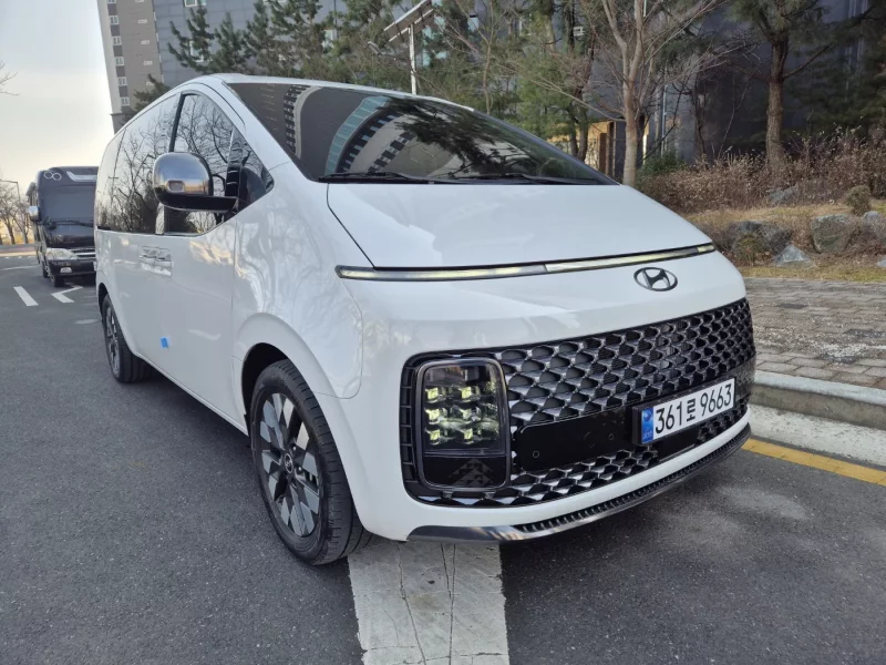 Hyundai Staria