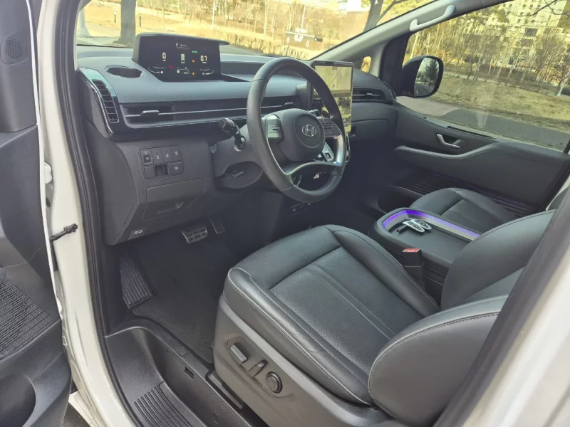 Hyundai Staria