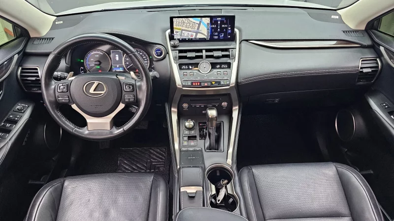 Lexus NX300h