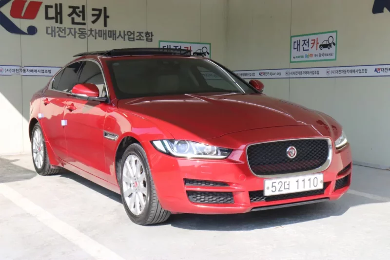 Jaguar XE