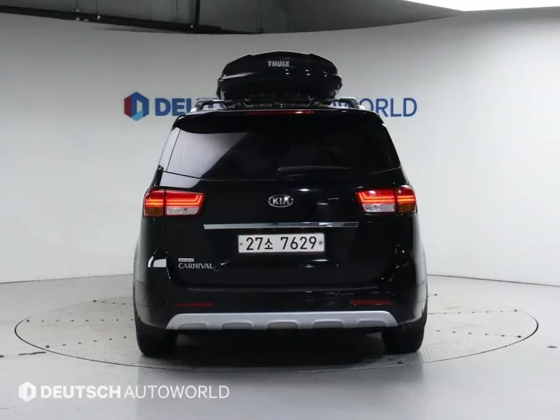 Kia Carnival