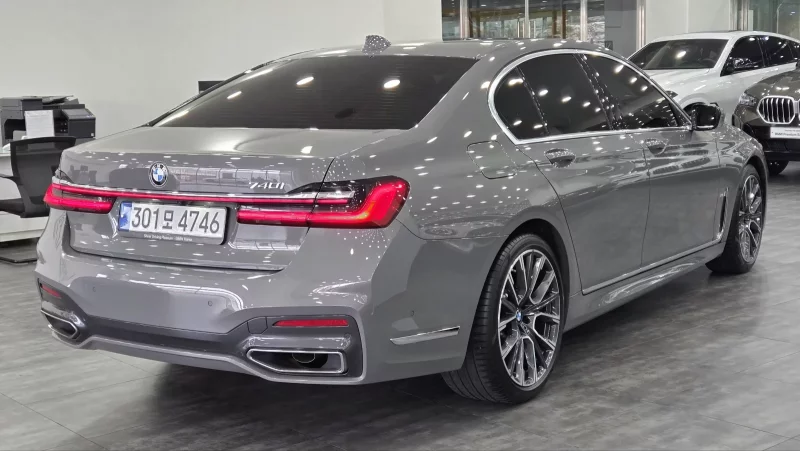 BMW 7-Series