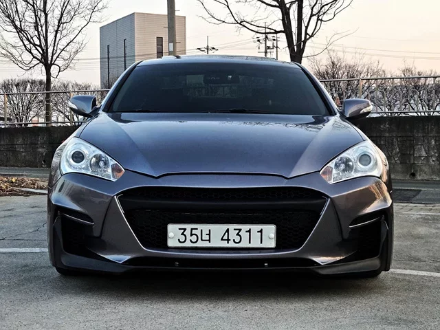Hyundai Genesis