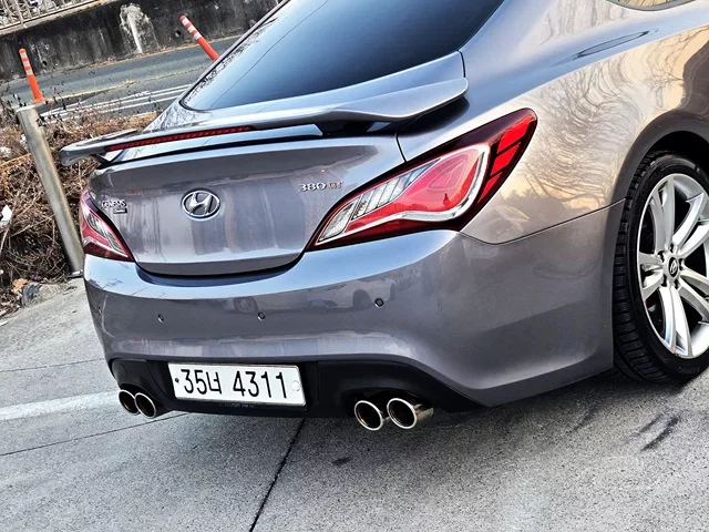 Hyundai Genesis