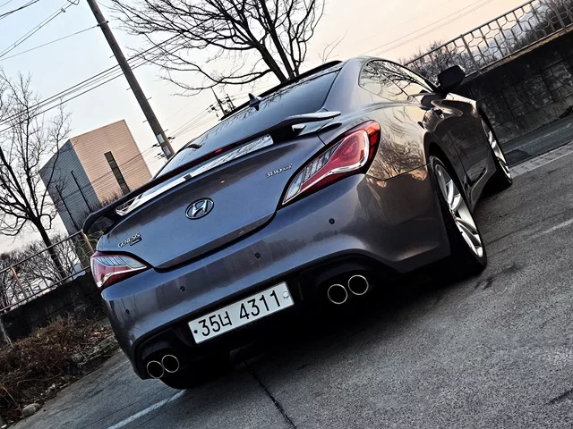 Hyundai Genesis