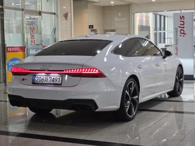 Audi S7