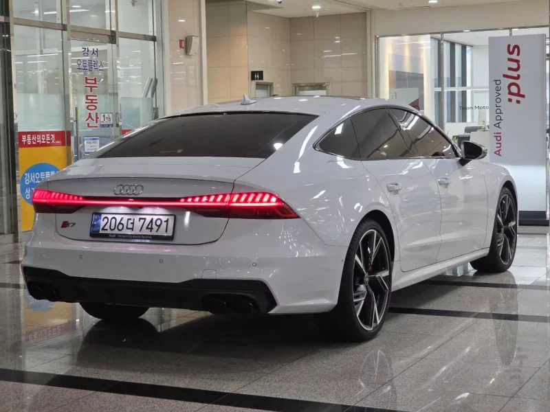 Audi S7
