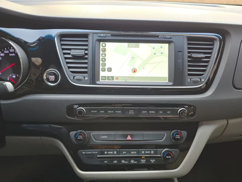 Kia Carnival