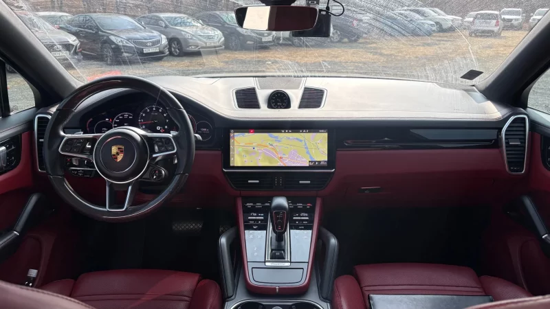 Porsche CAYENNE