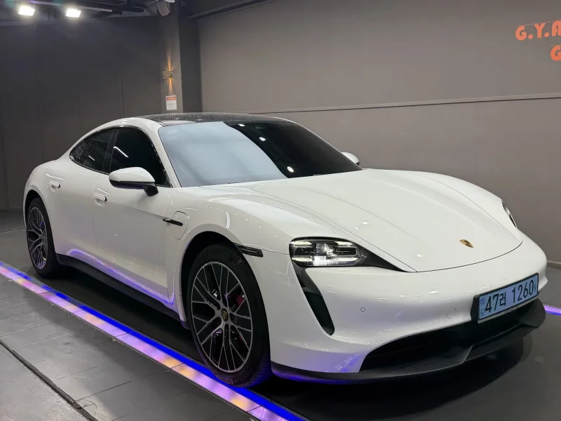 Porsche TAYCAN