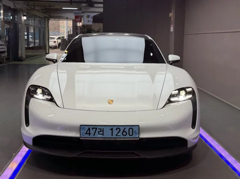 Porsche TAYCAN