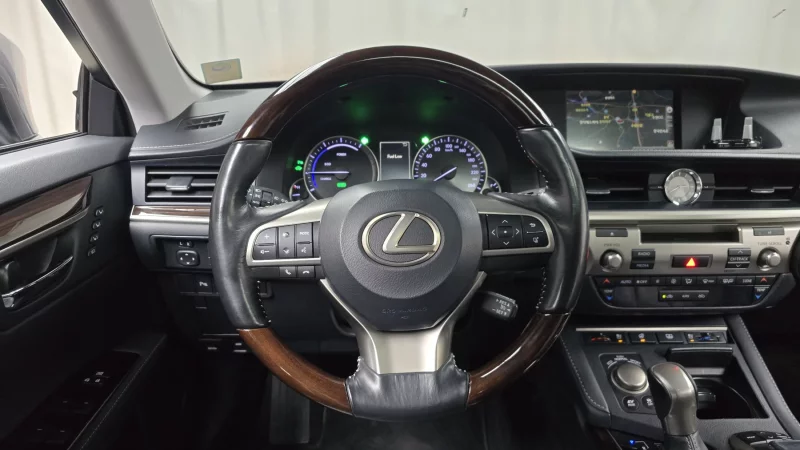 Lexus ES300h