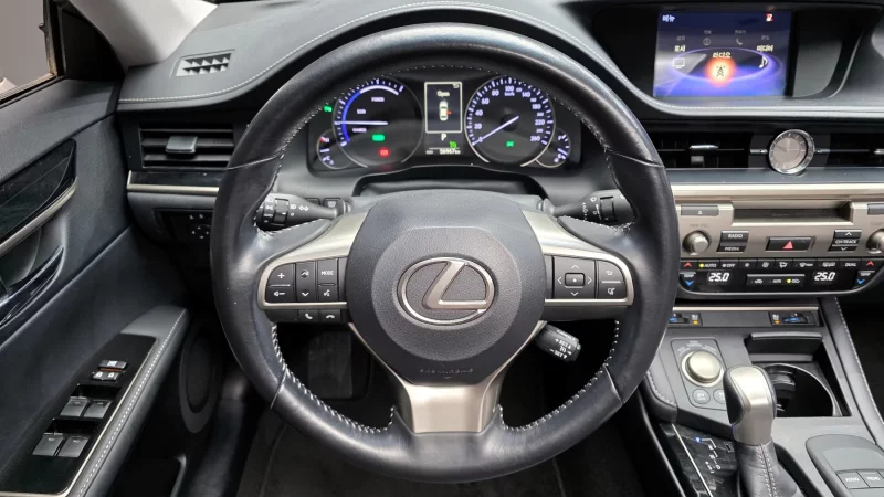 Lexus ES300h