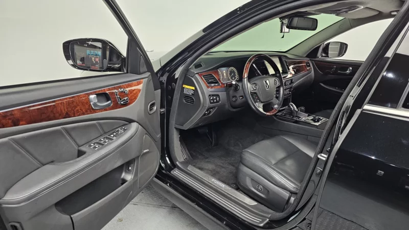 Hyundai Equus