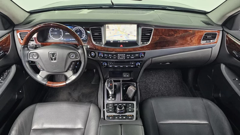 Hyundai Equus