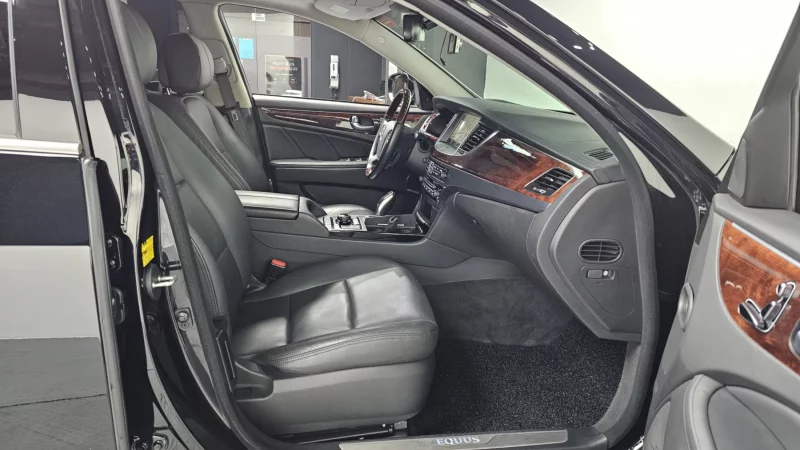 Hyundai Equus