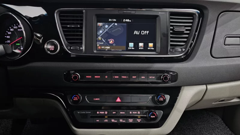 Kia Carnival