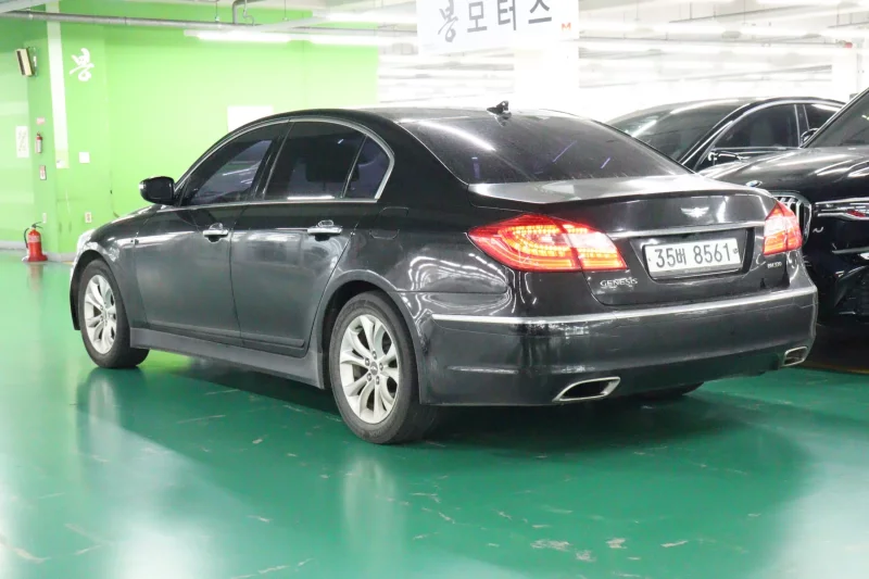 Hyundai Genesis