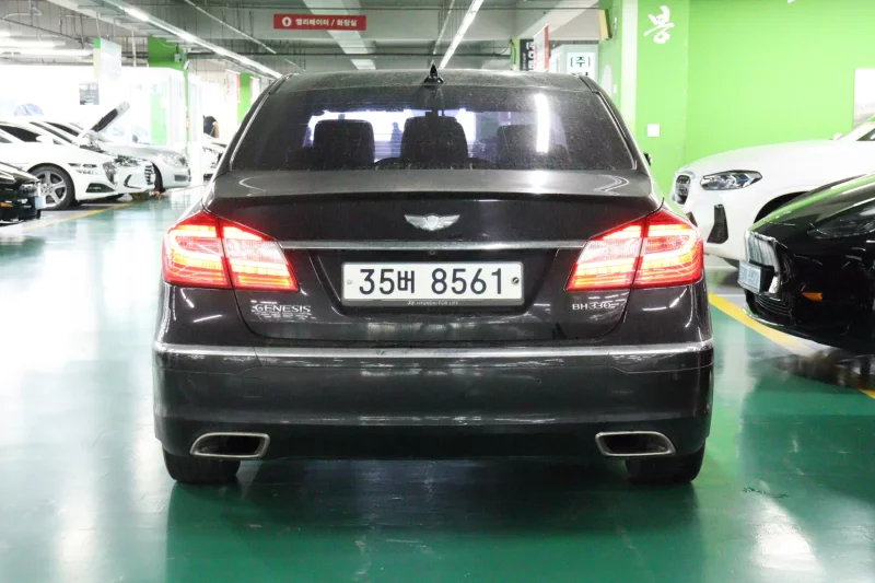 Hyundai Genesis