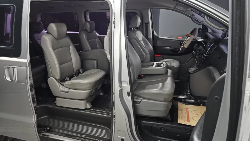 Hyundai Starex