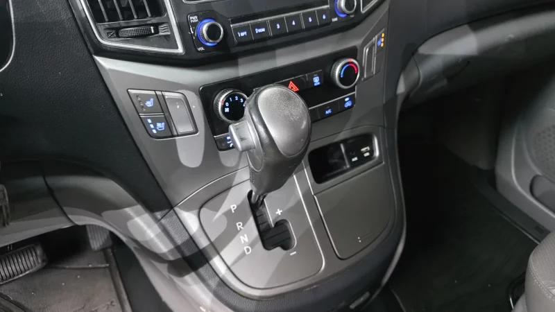 Hyundai Starex