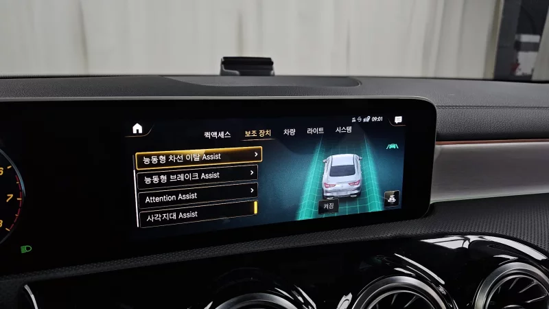 Mercedes-Benz CLA-Class