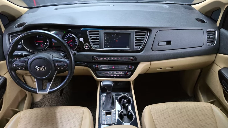 Kia Carnival