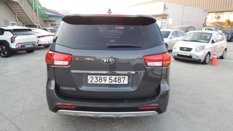 Kia Carnival