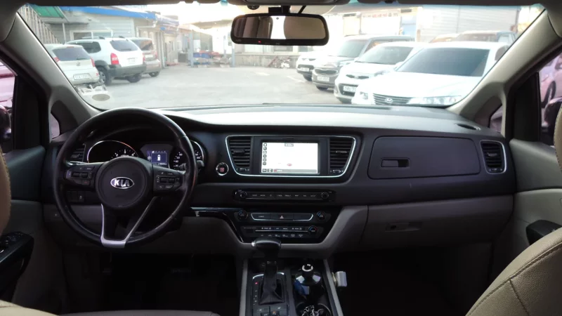 Kia Carnival