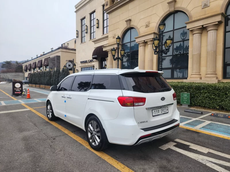 Kia Carnival