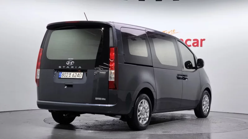 Hyundai Staria