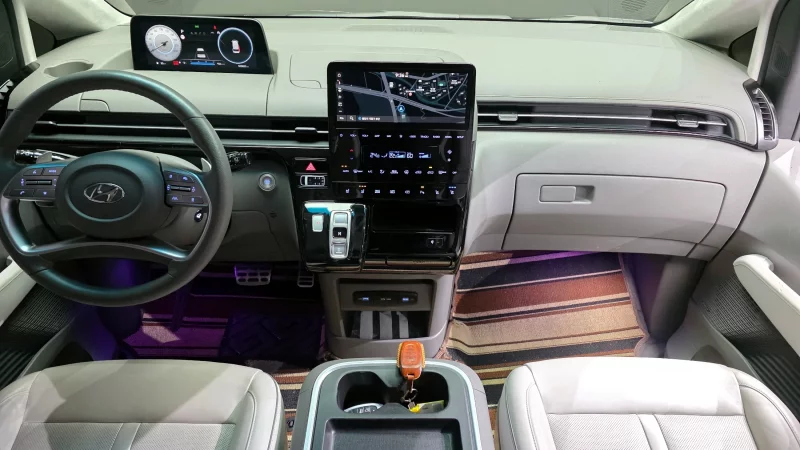 Hyundai Staria
