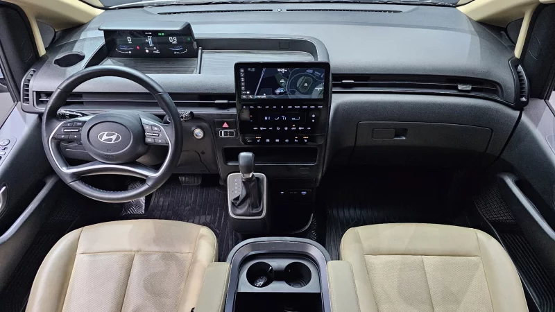 Hyundai Staria
