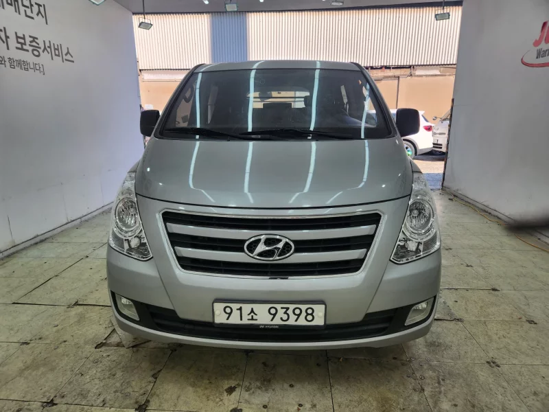 Hyundai Starex
