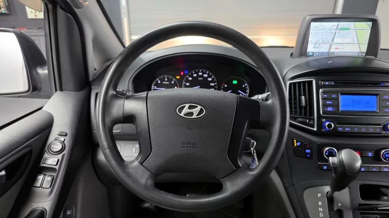 Hyundai Grand Starex