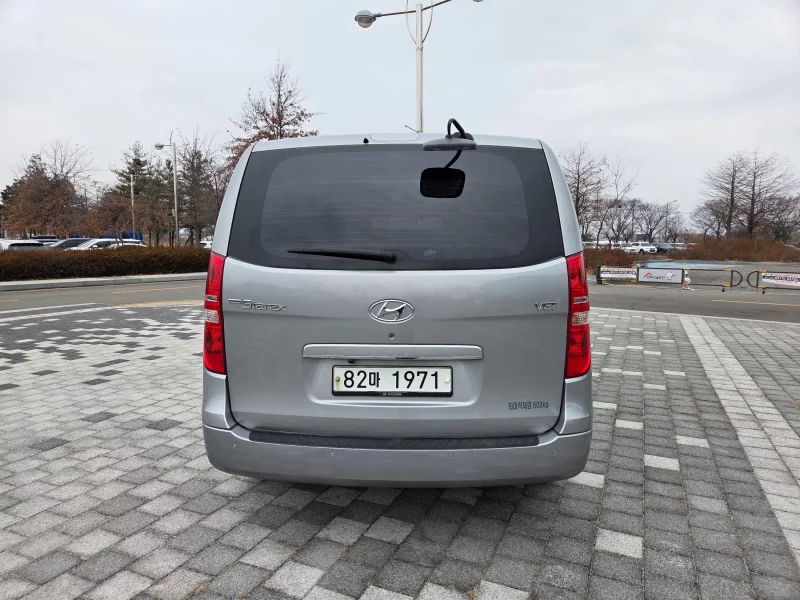 Hyundai Starex