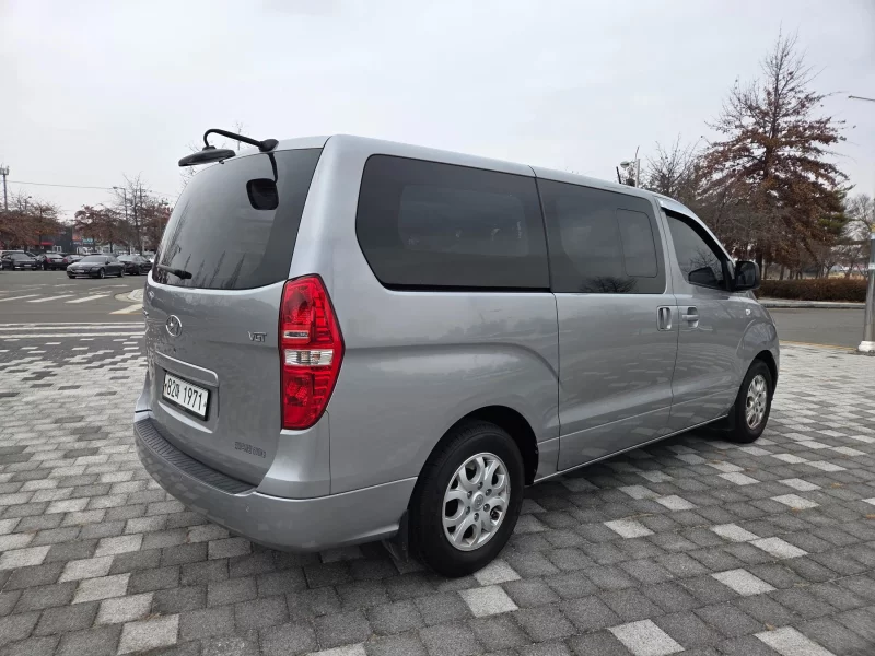 Hyundai Starex