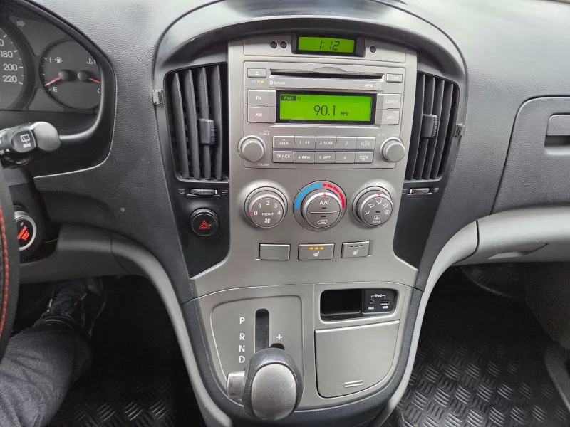Hyundai Starex