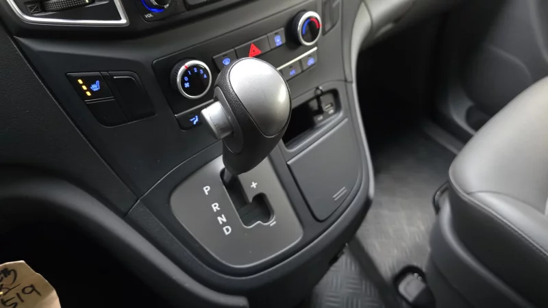 Hyundai Grand Starex