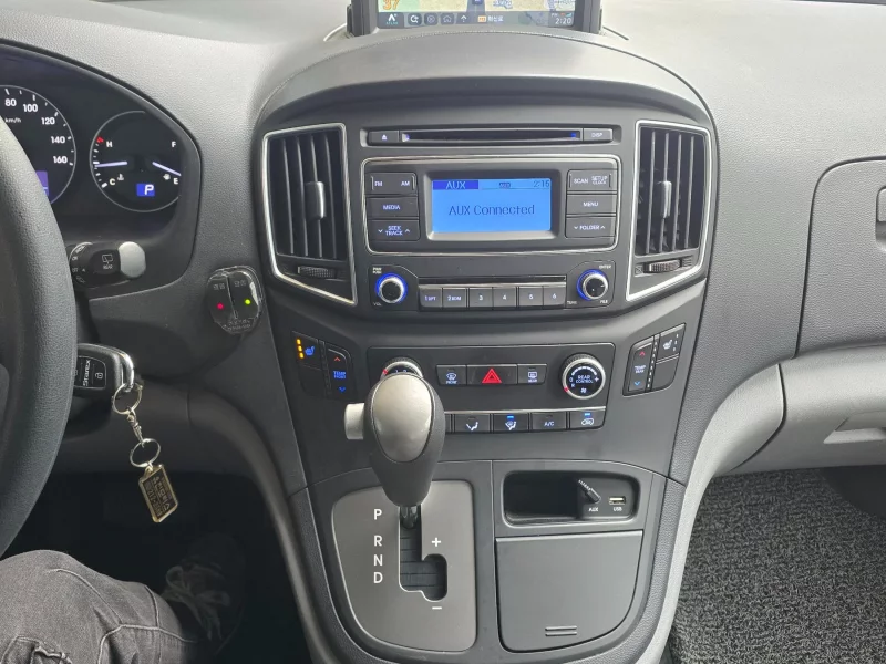 Hyundai Starex
