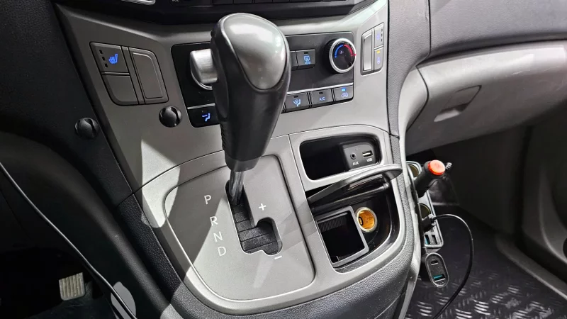 Hyundai Starex