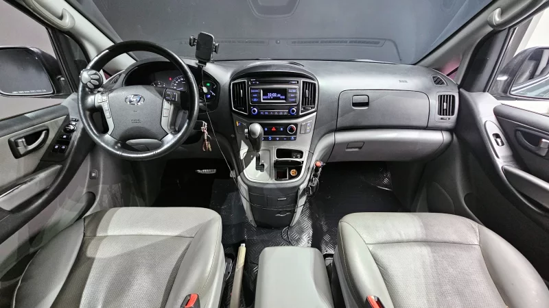 Hyundai Starex