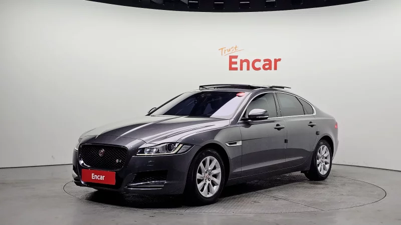 Jaguar XF