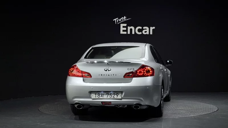 Infiniti G37
