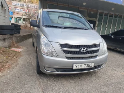 Hyundai Starex