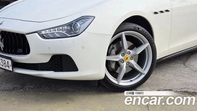Maserati GHIBLI