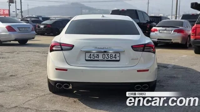 Maserati GHIBLI